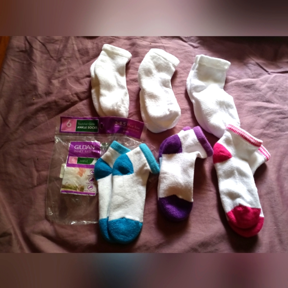 NWT Gildan Girl’s Toddler No Show White Socks 6 Pair Size 3-8.5 shoe size